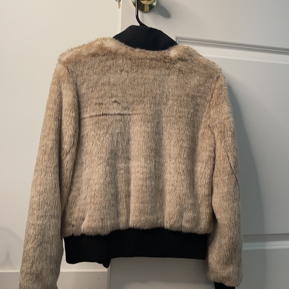 Faux fur bomber jacket - Picture 5 of 7